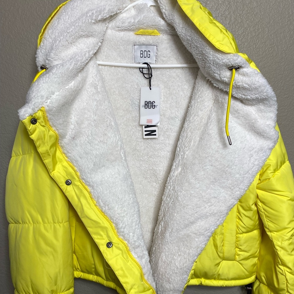 NWT Urban Outfitters Fleece Lined Yellow Puffer Jacket $119 - Picture 11 of 15